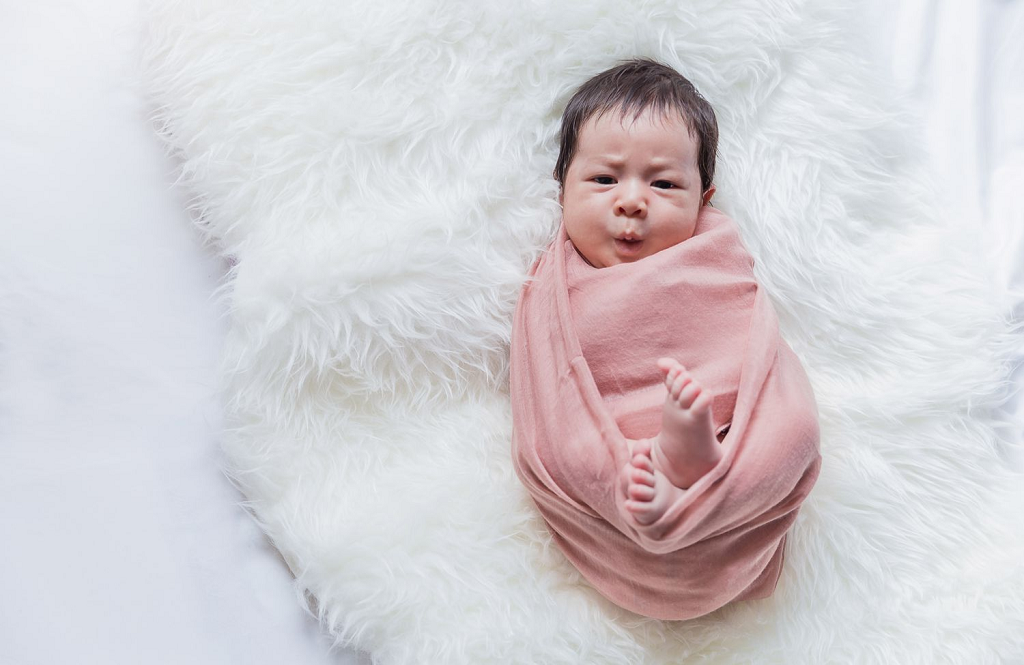 why do baby like swaddle blankets